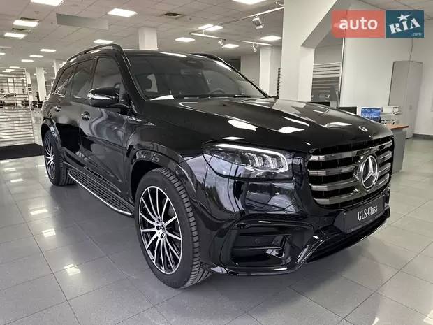 Черкаський депутат: елітні авто на доньку під час війни?