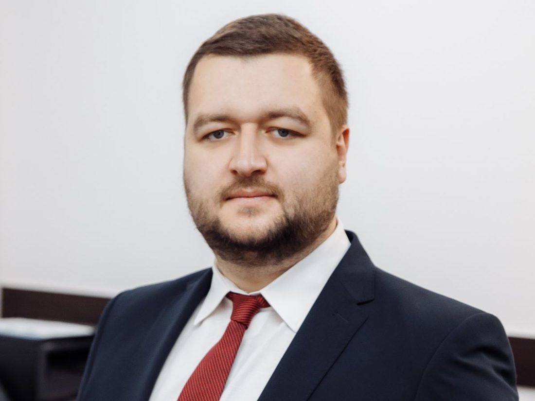 Tesla та $88 тисяч хабаря: НАБУ викрило експосадовців прокуратури Кіровоградщини